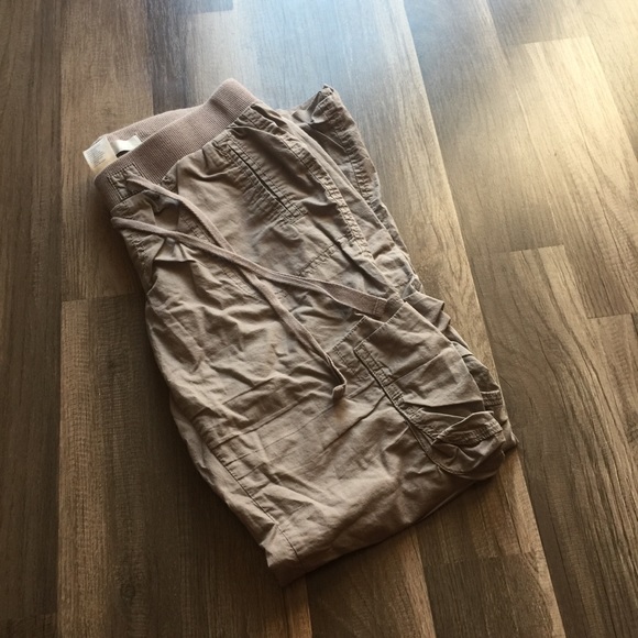 Old Navy brown low rise cargo pants - Picture 4 of 4